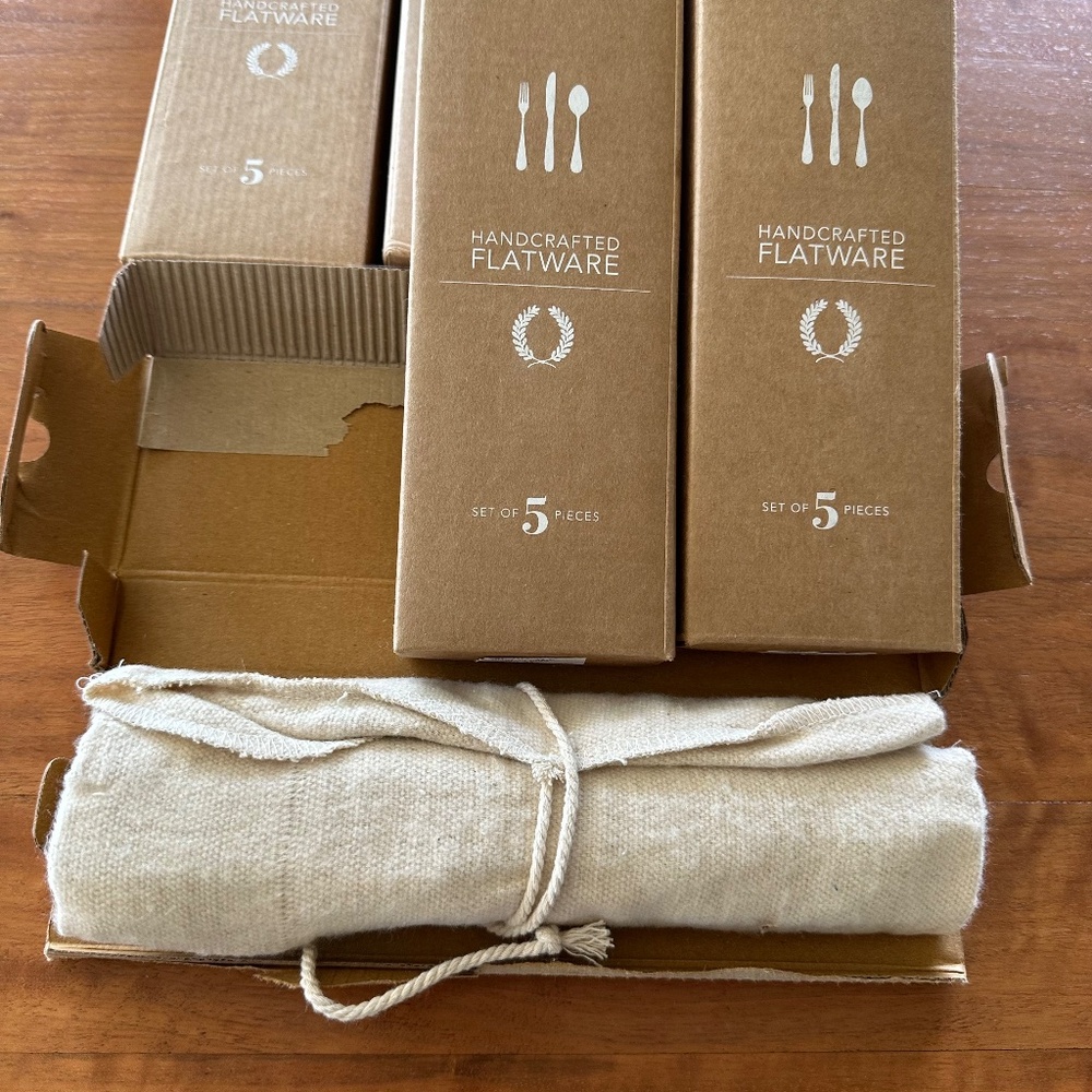 NEW Brushed Gold Flatware "Farmhouse Pottery" brand (six sets of Stowe 5 piece) - Picture 3 of 12